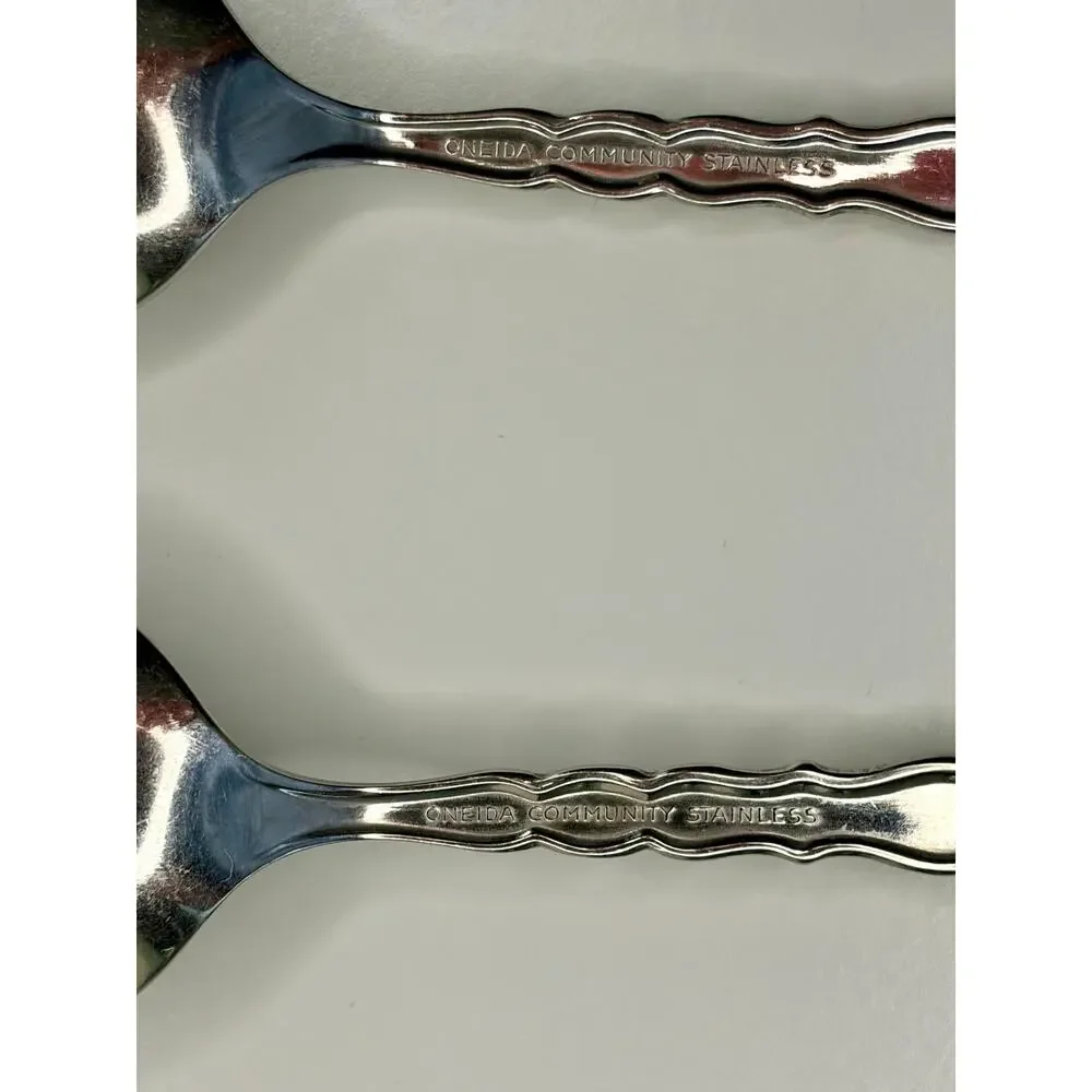 Oneida Cello Place/Oval Soup Spoon Set of 4